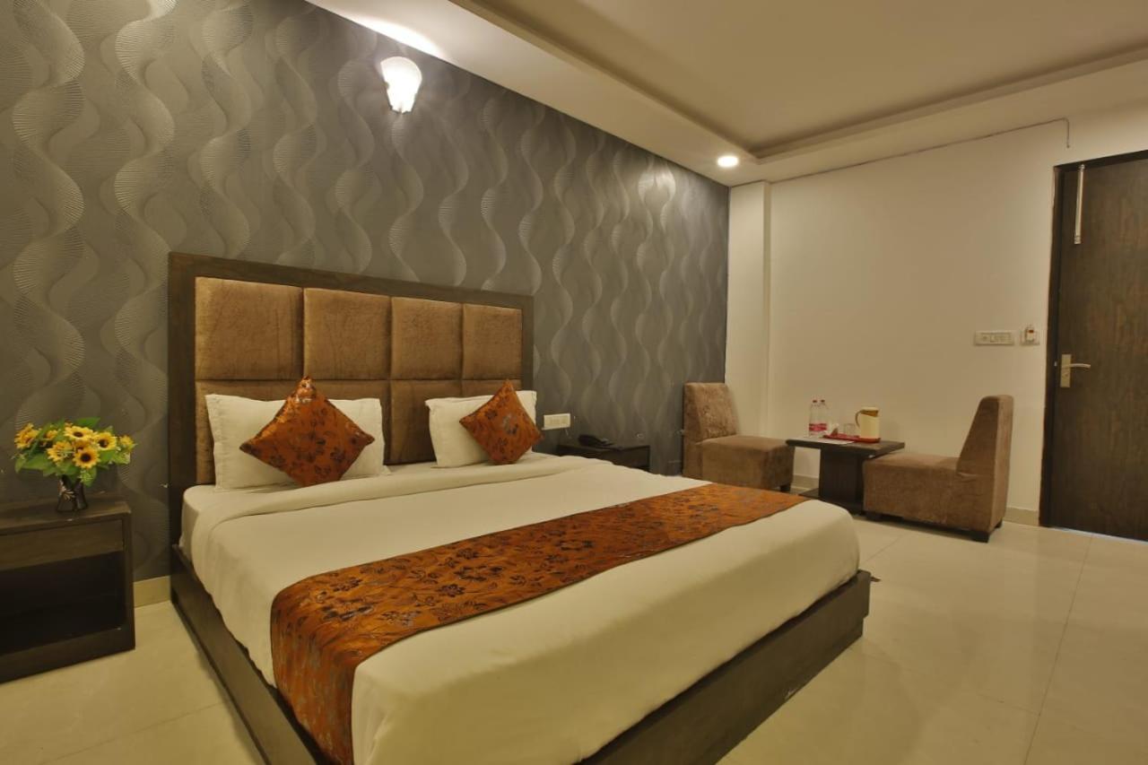 Hotel Aashiyana Inn Neu-Delhi Exterior foto